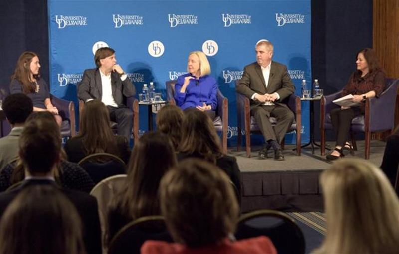 ​From left to right, Dianna Colasurdo (AS09), Leo Shane (AS98), Robin Sproul, and Paul Kane (AS92) discussed "The Role of Media in Today's Political Climate" with moderator Nancy Karibjanian (AS80) at the National Press Club in Washington, D.C., on April 4, 2018.
